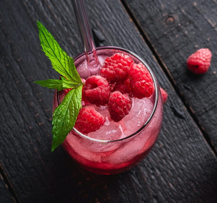 Refreshing Raspberry Ginger Mocktail